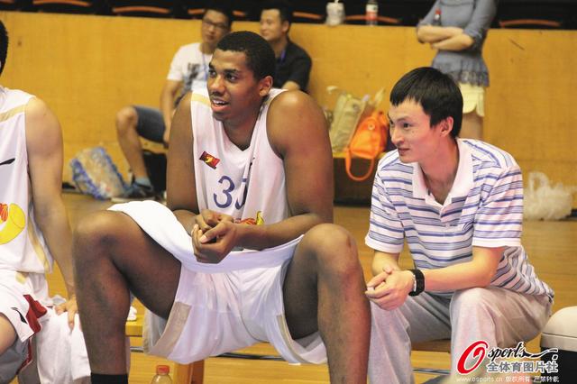 对比利亚雷 对比利亚雷